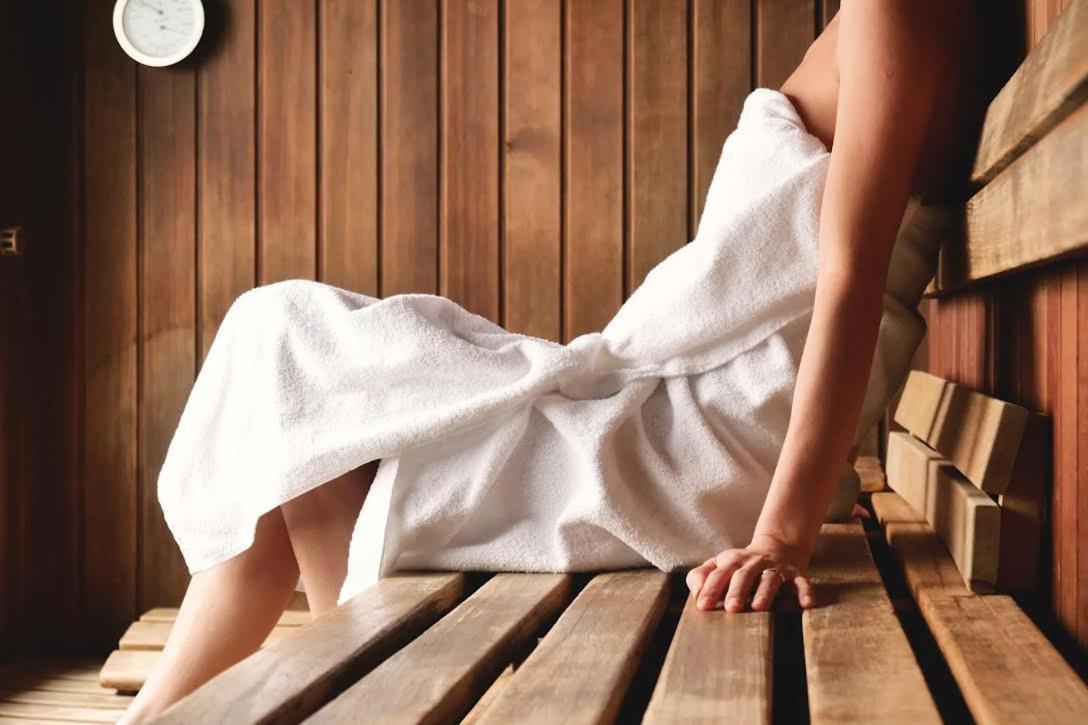 Les Horizons 800m centre ville Nyons- SPA- Jacuzzi - MASSAGE- SAUNA -Piscine CHAUFFÉE Exterior foto